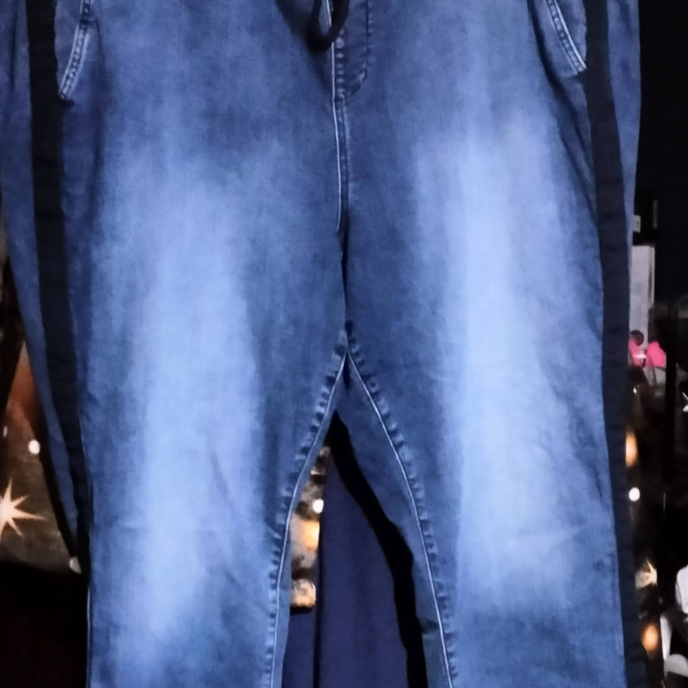 Jeans - Picture 11 of 16